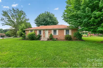 165 34th Street NW, Hickory, NC 28601 - Photo 1
