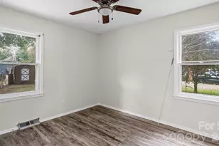 634 Kentbrook Dr, Charlotte, NC 28213 - Photo 15