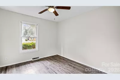 634 Kentbrook Drive, Charlotte, NC 28213 - Photo 9
