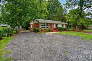 634 Kentbrook Dr, Charlotte, NC 28213 - Photo 3