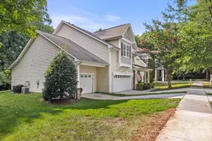 1334 Sarandon Dr, Matthews, NC 28104 - Photo 3