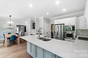 10427 Hadleigh Pl, Charlotte, NC 28210 - Photo 13