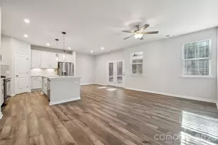3021 Shaver Rdg Ln, Charlotte, NC 28215 - Photo 13