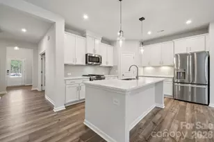 3021 Shaver Rdg Ln, Charlotte, NC 28215 - Photo 7