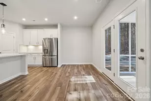 3021 Shaver Rdg Ln, Charlotte, NC 28215 - Photo 13