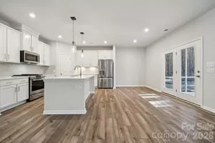 3021 Shaver Rdg Ln, Charlotte, NC 28215 - Photo 11