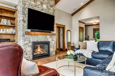 320 Summerset Drive, Hendersonville, NC 28792 - Photo 7
