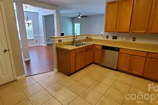 1619 Doverhill Pl Pl, Charlotte, NC 28262 - Photo 5