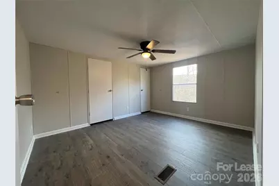 528 Oak Run Court, Bessemer City, NC 28016 - Photo 5
