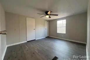 528 Oak Run Ct, Bessemer City, NC 28016 - Photo 5