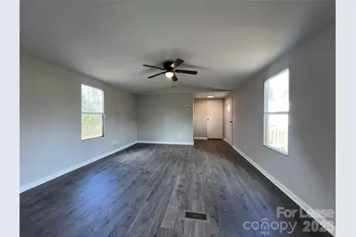 528 Oak Run Court, Bessemer City, NC 28016 - Photo 3