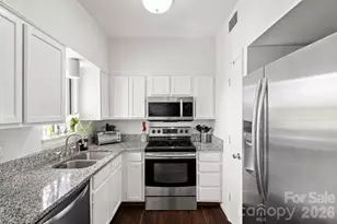 224 N Poplar St, Charlotte, NC 28202 - Photo 13