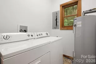 125 Hyacinth Dr, Clyde, NC 28721 - Photo 17