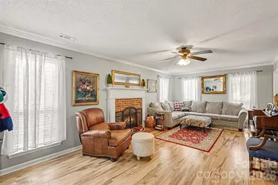 4228 Huntmeadow Drive, Charlotte, NC 28269 - Photo 5