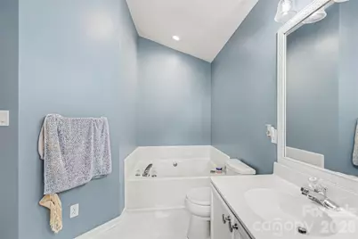 4228 Huntmeadow Drive, Charlotte, NC 28269 - Photo 21