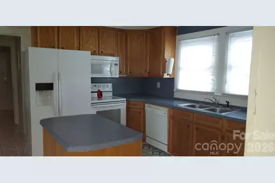 1905 Crestmont Avenue, Kannapolis, NC 28081 - Photo 5
