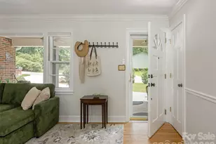 525 Carson Dr, Hendersonville, NC 28791 - Photo 7