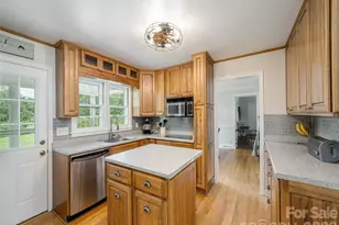 525 Carson Dr, Hendersonville, NC 28791 - Photo 11
