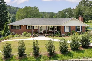 525 Carson Dr, Hendersonville, NC 28791 - Photo 3
