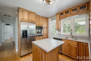 525 Carson Dr, Hendersonville, NC 28791 - Photo 13