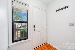 216 S Clarkson St, Charlotte, NC 28202 - Photo 3