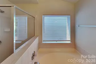6523 Avonlea Ct, Charlotte, NC 28269 - Photo 9