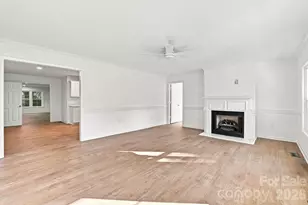 910 Little Brook Cir, York, SC 29745 - Photo 9