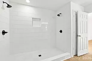 910 Little Brook Cir, York, SC 29745 - Photo 15