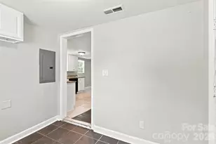 922 Ambassador St, Charlotte, NC 28208 - Photo 25