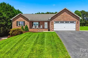 3315 47th Ave Pl NE, Hickory, NC 28601 - Photo 1