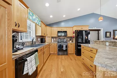 3315 47th Avenue Place NE, Hickory, NC 28601 - Photo 9