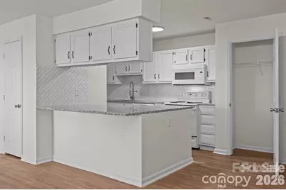 6203 Rosecroft Drive, Charlotte, NC 28215 - Photo 7