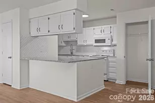 6203 Rosecroft Dr, Charlotte, NC 28215 - Photo 7