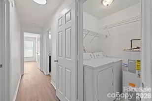 6203 Rosecroft Dr, Charlotte, NC 28215 - Photo 11