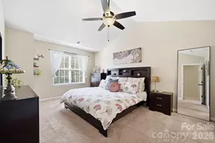 10631 Sleigh Bell Ln, Charlotte, NC 28216 - Photo 9