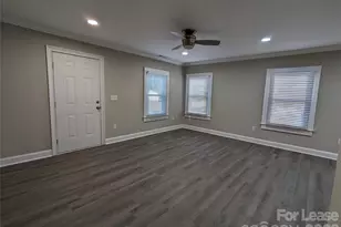 156 S Sycamore St, Mooresville, NC 28115 - Photo 3