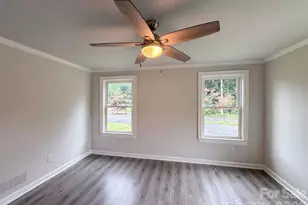 821 Jackson St, Gastonia, NC 28052 - Photo 9