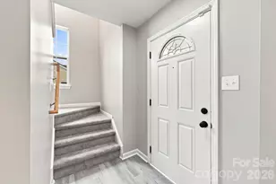 8207 Belmont Stables Dr, Charlotte, NC 28216 - Photo 9