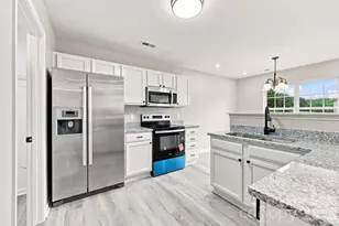 8207 Belmont Stables Dr, Charlotte, NC 28216 - Photo 15