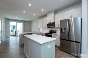 413 Spearfield Ln, Charlotte, NC 28205 - Photo 3