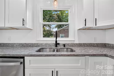 4040 Burnham Court, Winston Salem, NC 27105 - Photo 5