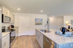 208 Hyder Ridge Rd, Asheville, NC 28804 - Photo 3