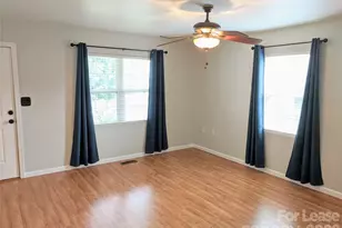 322 Clover St, Mooresville, NC 28115 - Photo 3