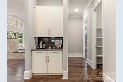 2011 Sharon Avenue, Charlotte, NC 28211 - Photo 15