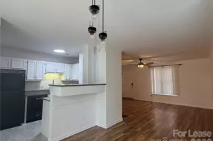 5917 Crape Myrtle Ln, Charlotte, NC 28216 - Photo 3