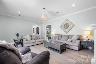 1360 Sweetbriar Ln, Hickory, NC 28602 - Photo 13