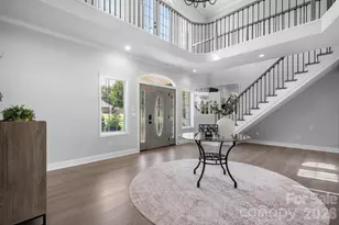 1360 Sweetbriar Ln, Hickory, NC 28602 - Photo 5