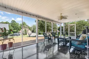 1360 Sweetbriar Ln, Hickory, NC 28602 - Photo 15