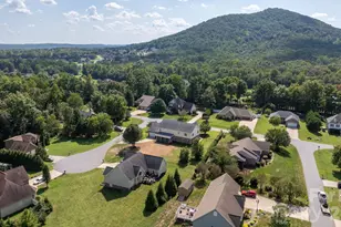 1360 Sweetbriar Ln, Hickory, NC 28602 - Photo 41