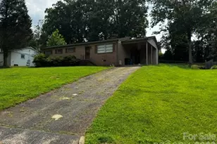 529 10th St Pl NW, Hickory, NC 28601 - Photo 3